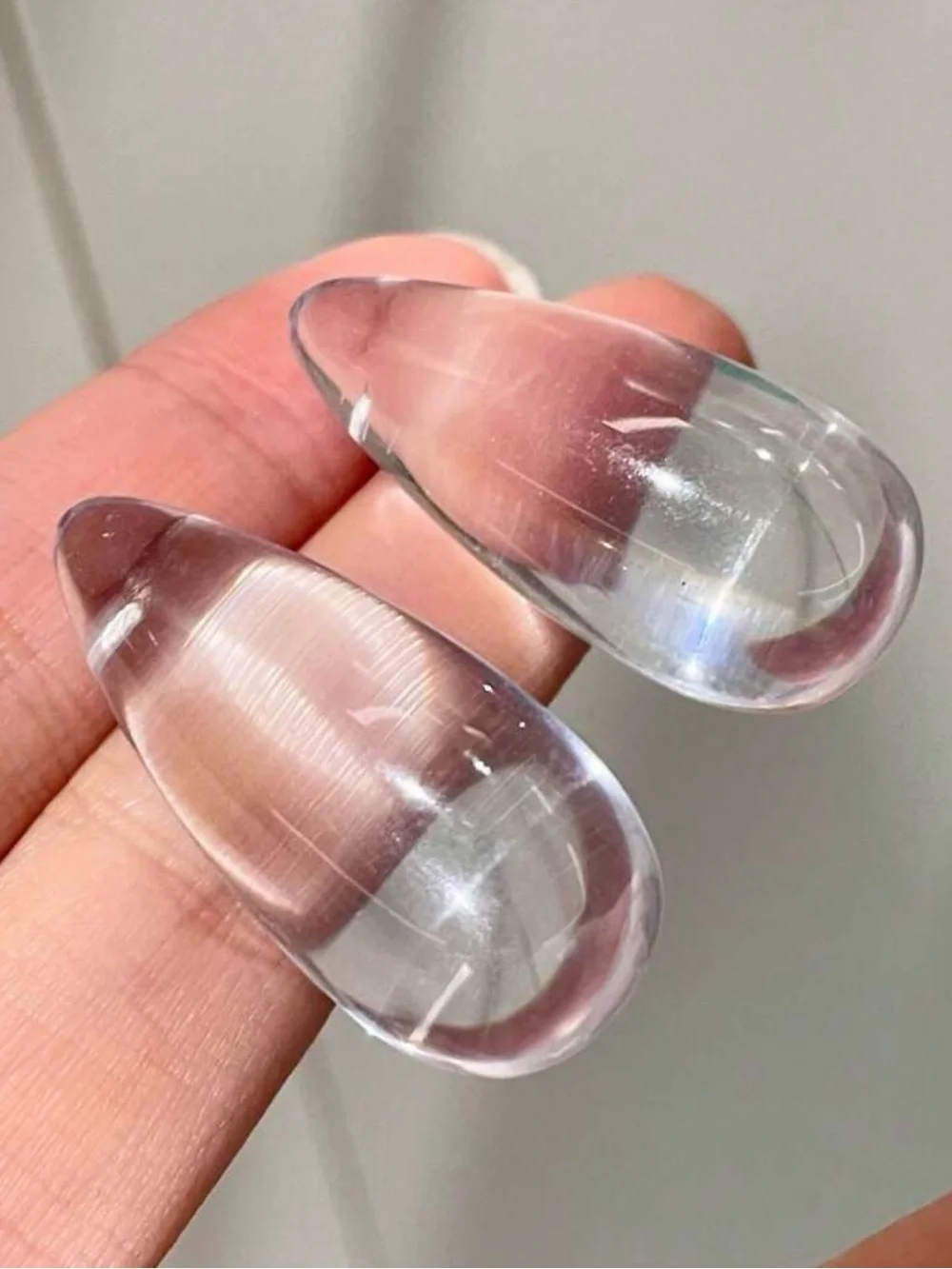 Clear Teardrop earrings R741